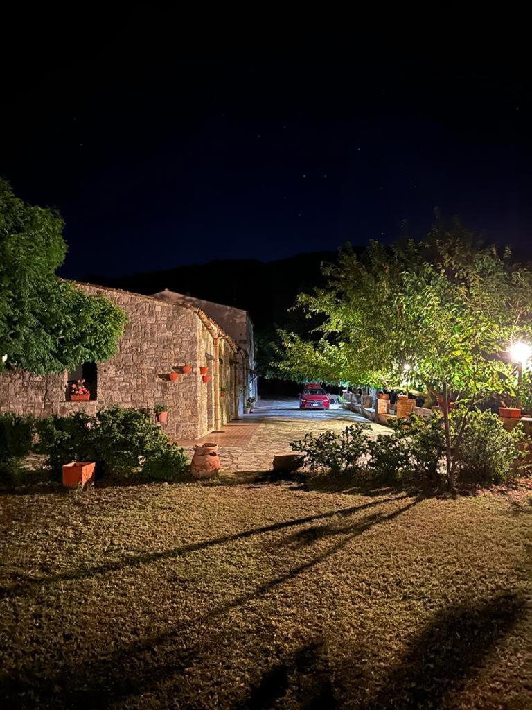 Mandra Chiusilla Agroturismo *